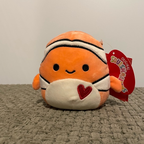 Squishmallow Valentines Bundle - Picture 4 of 7